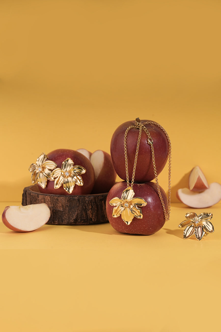 ALM - Flower of universe gold plated necklace