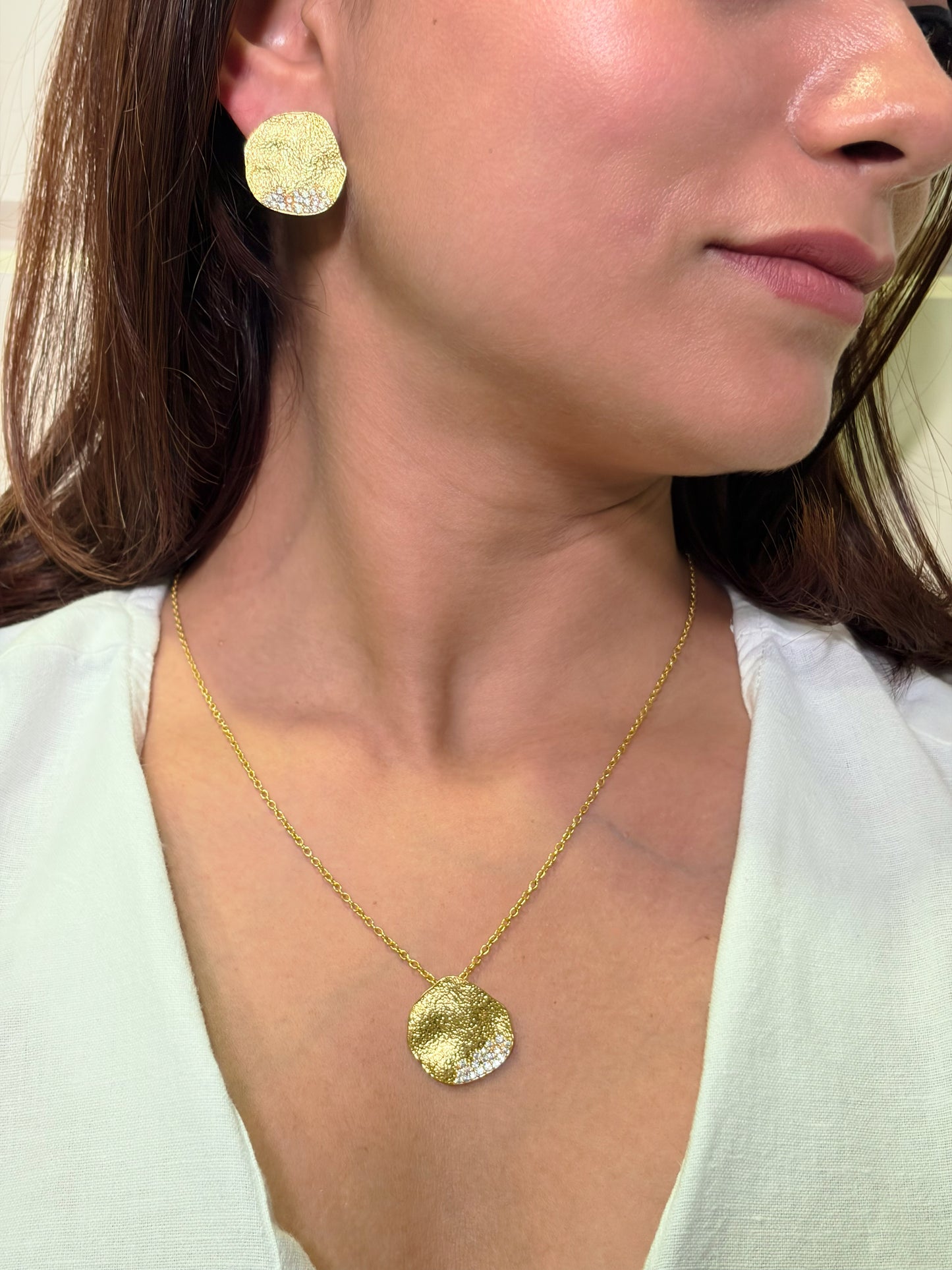 Aurum Drop Earrings (white)